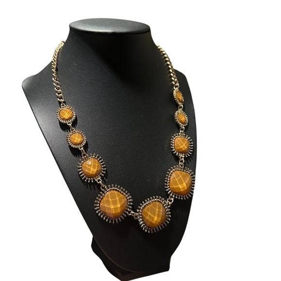 Elegant Gold Necklace with Amber Accents - Picture 2 of 3